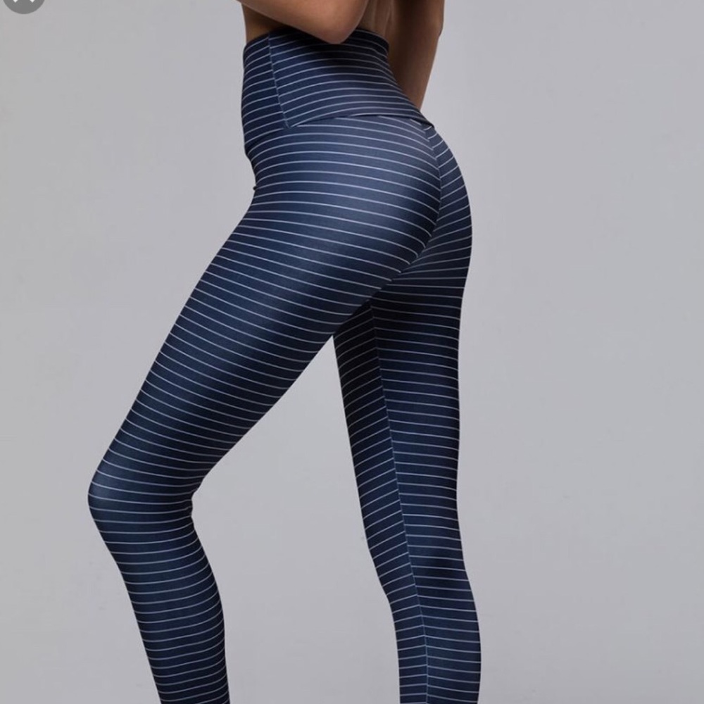 High waisted pin strip Onzie legging, xs
